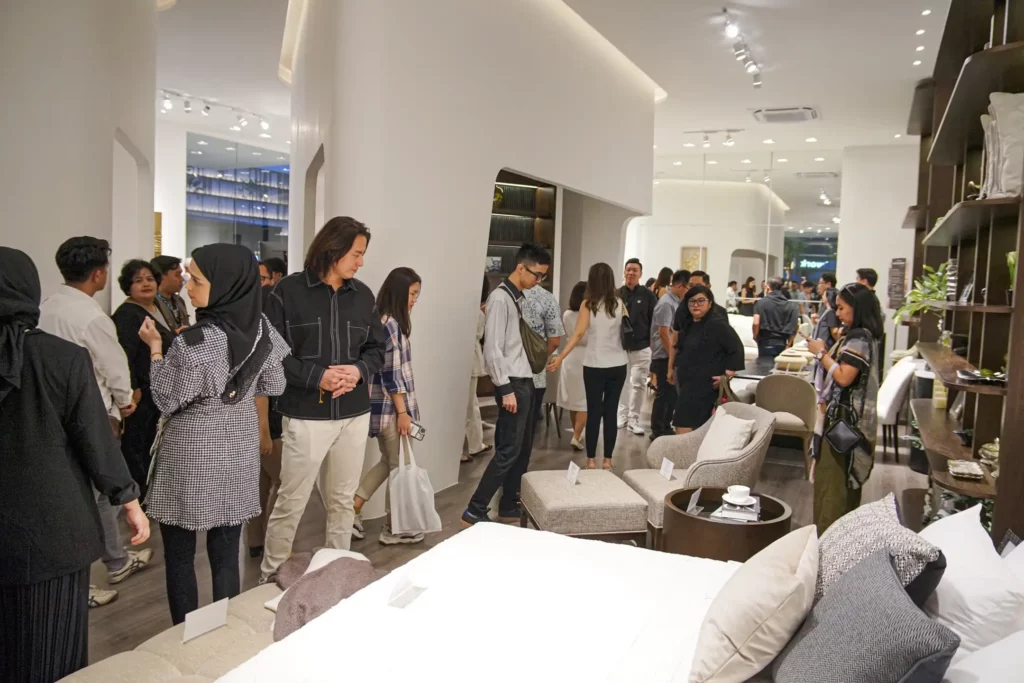 DSC00027 VINOTI LIVING IDD STORE GRAND OPENING - 2